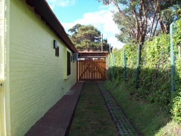 Casa en alquiler y venta en zona de Playa Mansa, excelente estado!